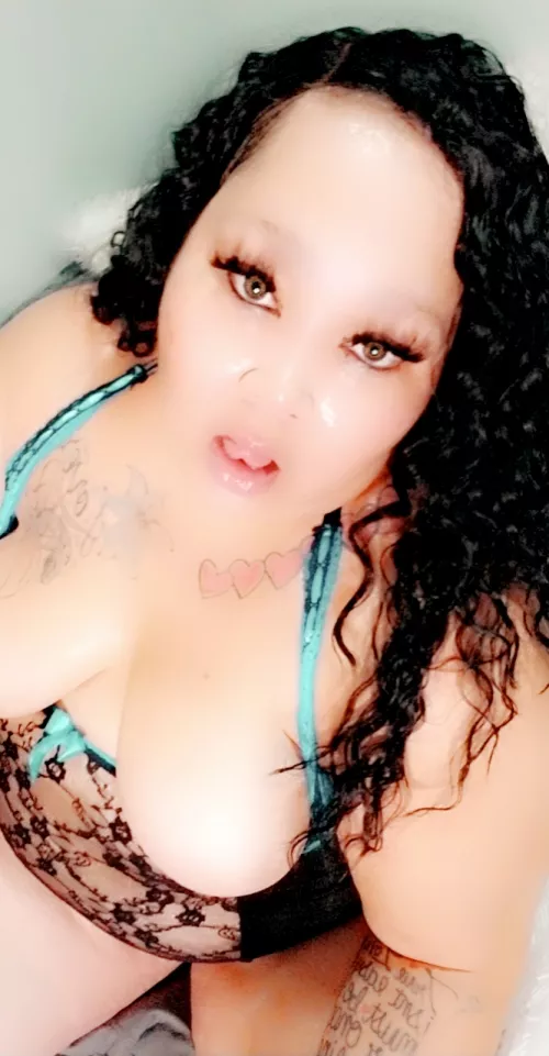 Wet and Wild would you cumm fuck me by Goddess-111