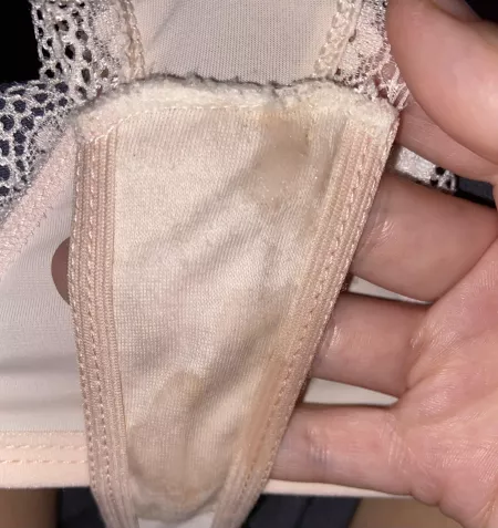 Wet spots🤍 Kik-creamyqueen669 by Creamyqueen669