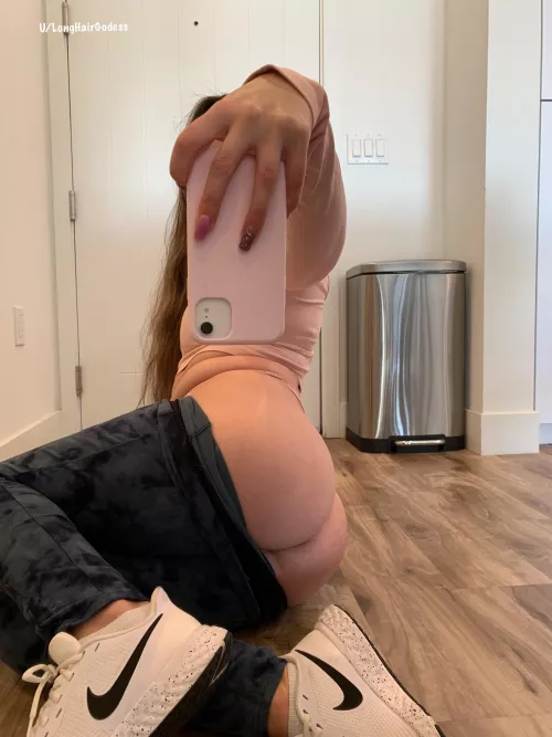 What a beautiful day today. Going to finish my workout then hit the town. Hopefully I’ll find my unicorn 😉 by LongHairGodess