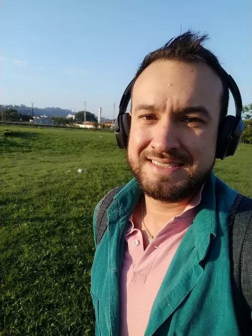 What a beautiful morning, with such beautiful sunshine! I'm grateful 🙏🌺 I hope you guys have a wonderful day 🥰 by Brbenny