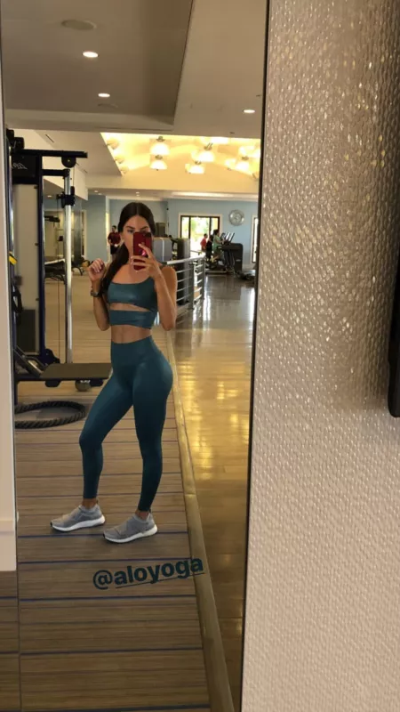 What a body by BeardedWeirdo94