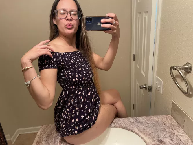 What a fun sink position🙊🤪 by Destinyannnxoxo