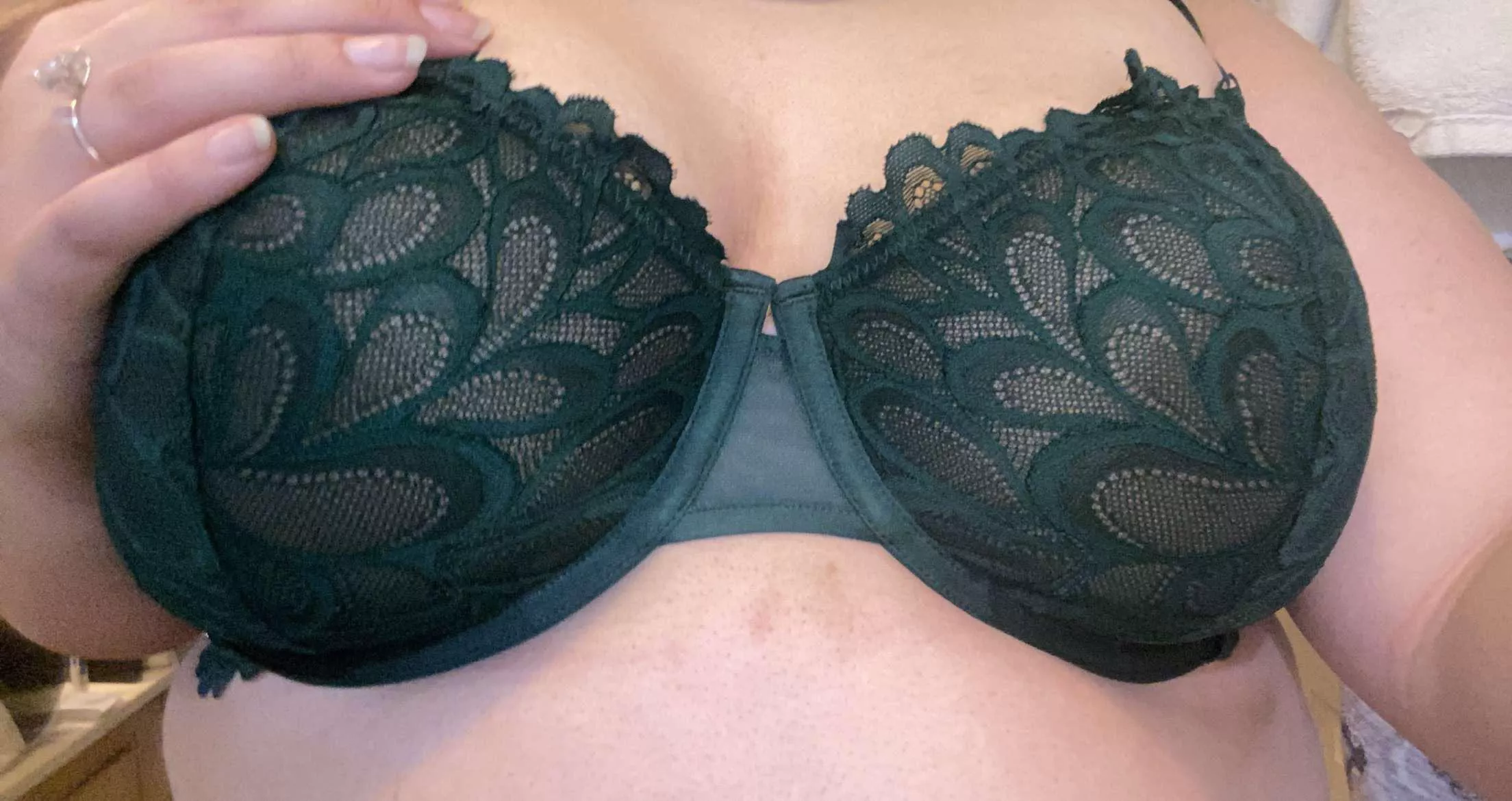 What a lovely Valentine’s Day gift from my cucky hubby posted by southfreak19