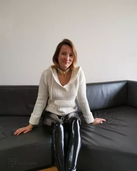 What a natural beauty! | Find more pictures of shoot here: https://www.instagram.com/tonpetitchatnoir/ by BobRoss235