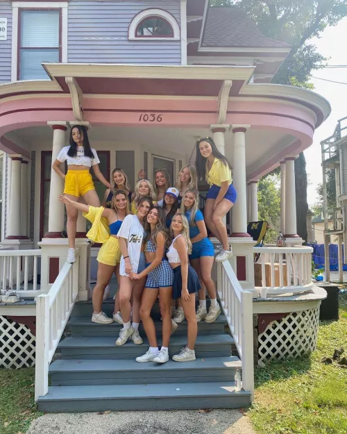 What a smorgasbord of babes by bigdaysunway