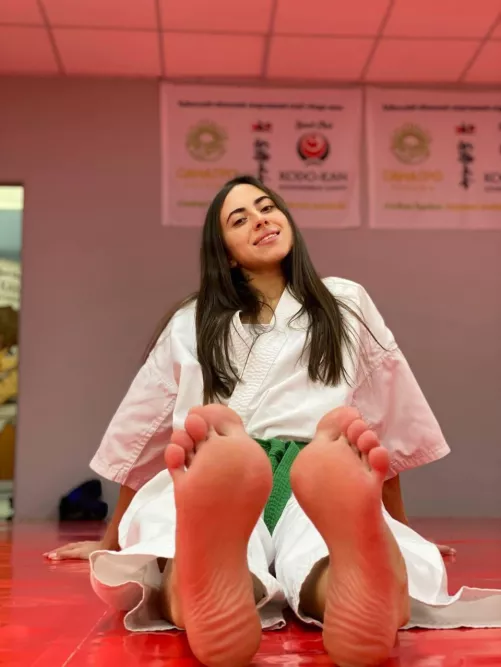 what about a karate girl's feet? ;) by Stephanie_me