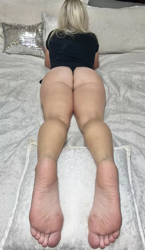 What are you licking first? by soleful_barbie