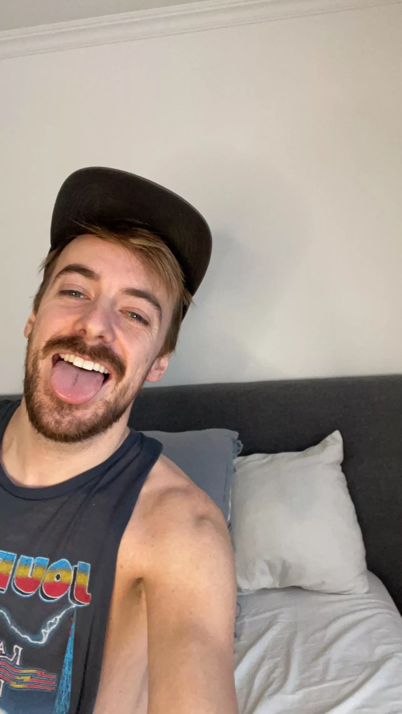 What are you mates up to today ? 🤖 posted by sklave_