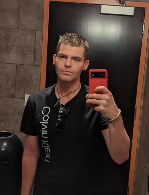 What can I say? I see a clean mirror, I take a pic? by eathatflay86