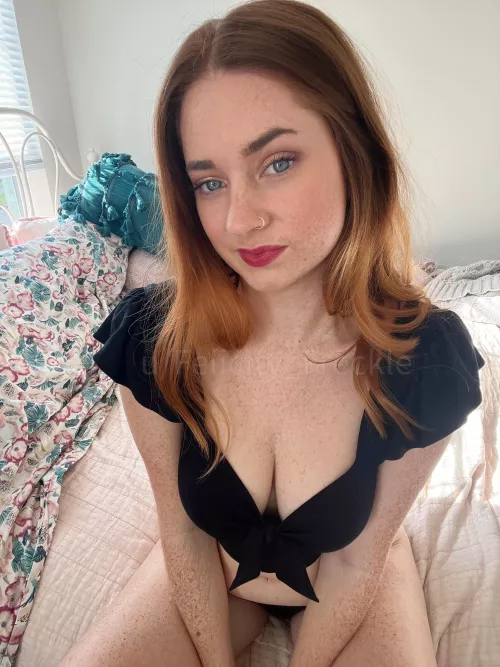 What catches your attention? by Felicity_Freckle