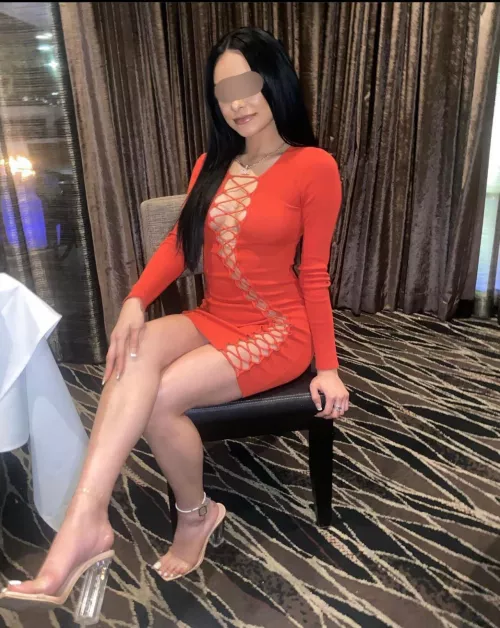 what caught your eyes first? the heels or the dress?