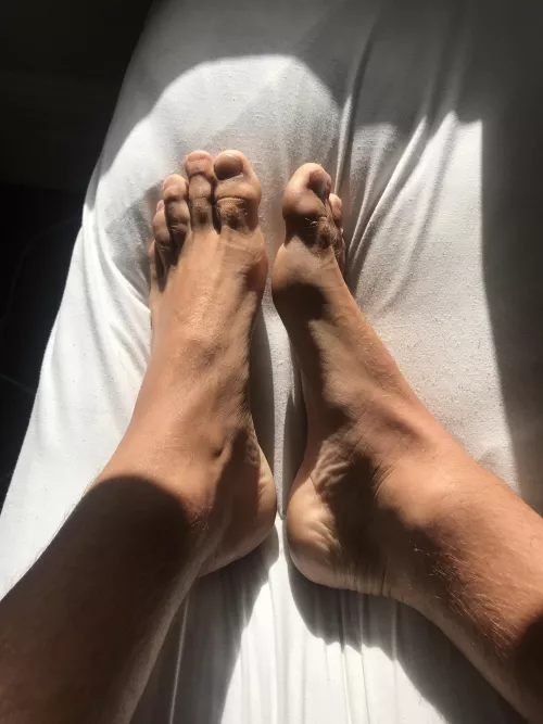 what do you guys like the most about feet? by iamleviii96
