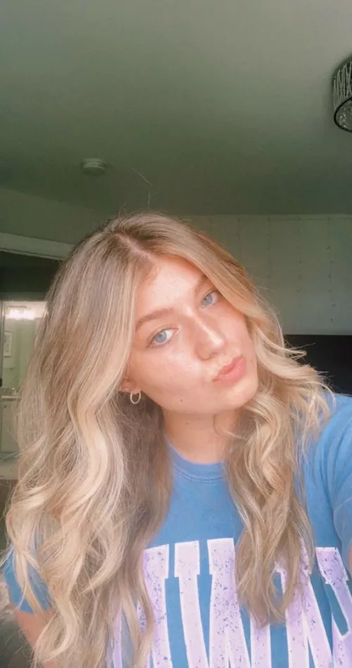 What do you guys think about small lips? by IIIIIllllllIIIIIllll