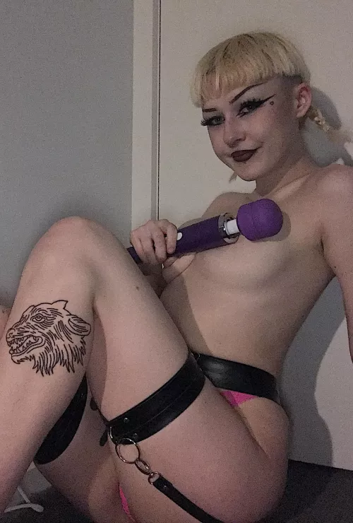 what do you guys think of this new toy? my first magic wand hehe by UnderstandingNew976