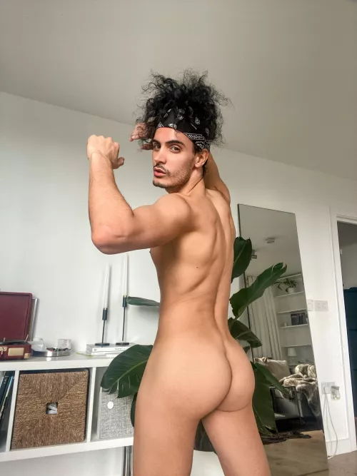 what do you guys think? 👀 by peach_londonx