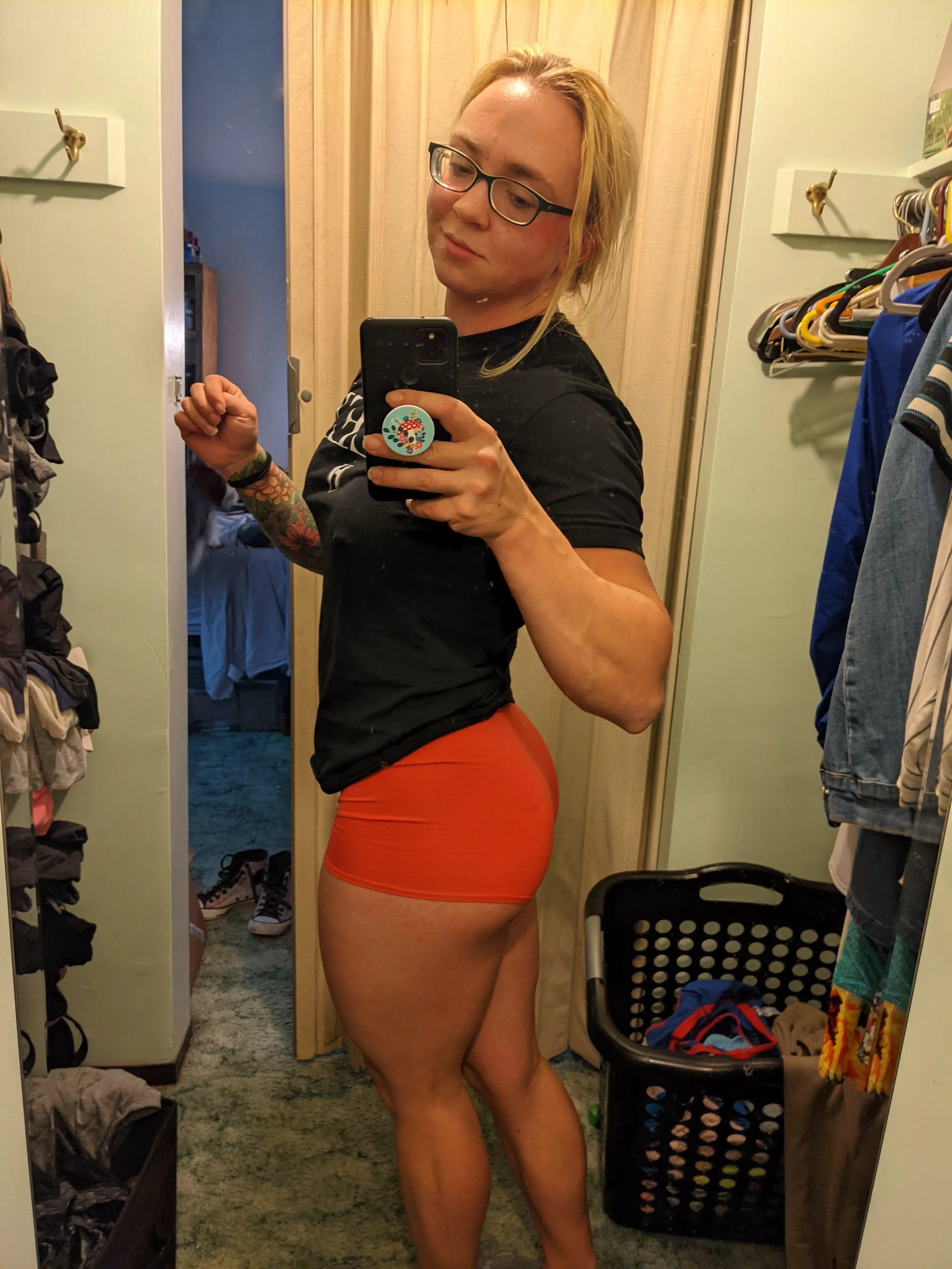 What do you like, legs or glutes? posted by izzyisfit
