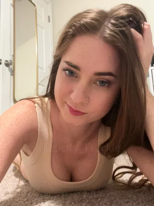 What do you notice about me? by Felicity_Freckle