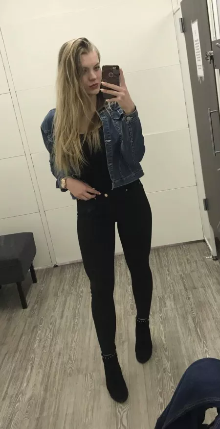 What do you say ? 🖤 by Blondelove75