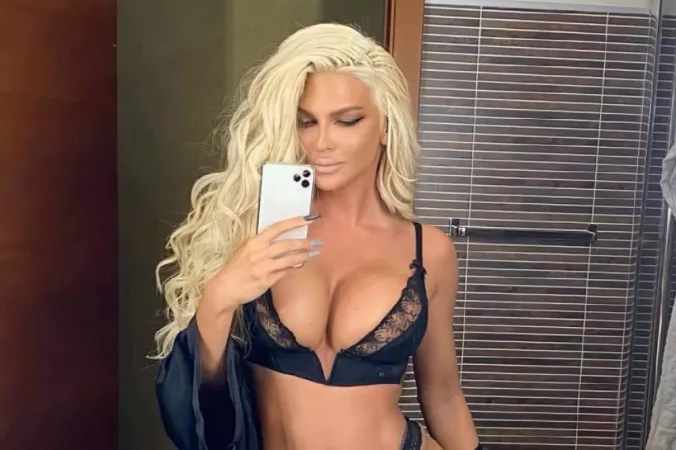 What do you say about this milf by Witty_Motor_4981