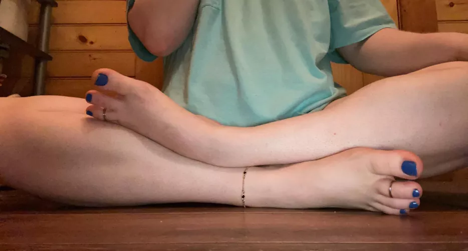 What do you think about my blue toes?💙 by Kittygirl225