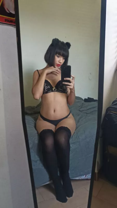 What do you think about my Bob cut? Does it look good in here? 🙈👅 by EllieBunny_