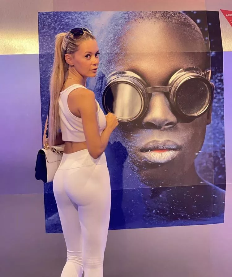 What do you think about sex in a public place, baby ?❤️ posted by Sofie-Mills