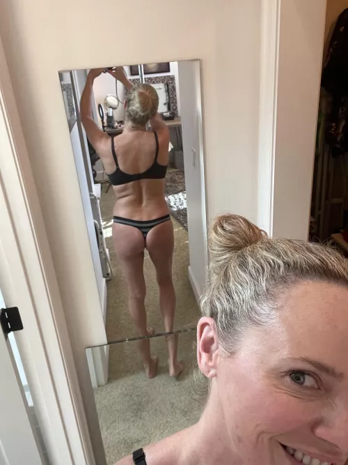 What do you think of a smaller backside MILF? [F51] by Momcano_Nana_1970