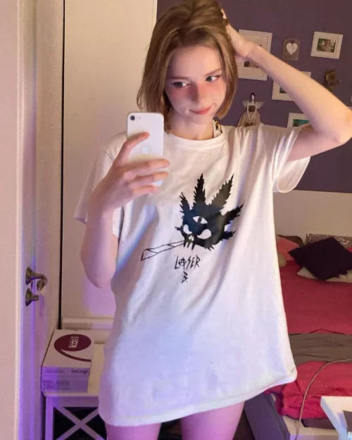 What do you think of her? (IRTR) by imnotaghosttt