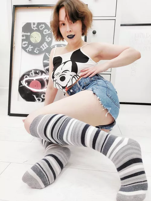 What do you think of my new out[f]it? =) by PokeMeBoy