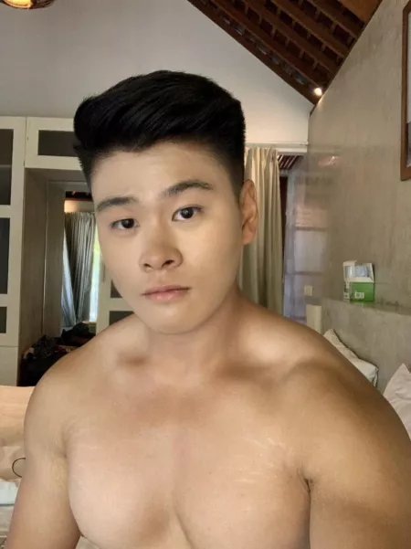 What do you think of my new selfie? by ScarletWizzard