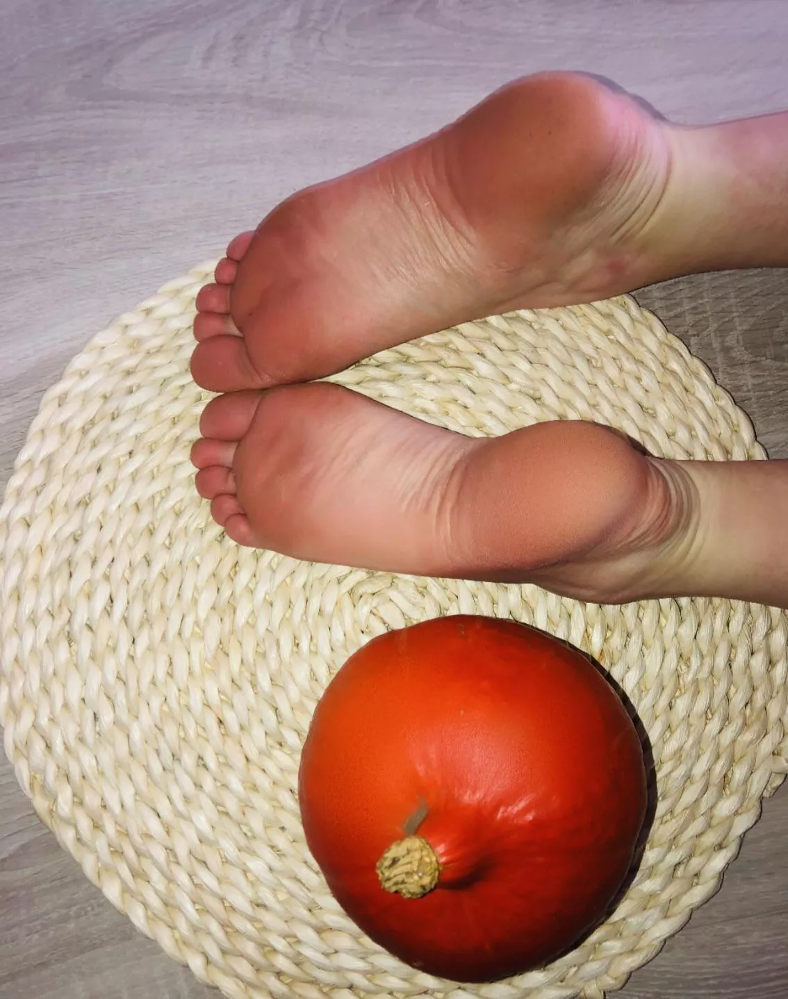 what do you want for dinner - me, feet or pumpkin? 🤤🥵 posted by elsemusve