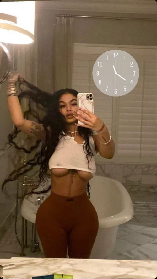 What does the clock say by mycybergfe