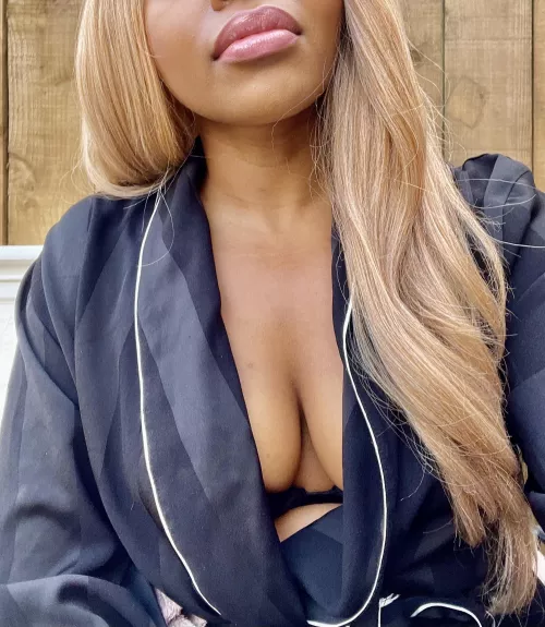 what drew you in first.. by AnnaWildx