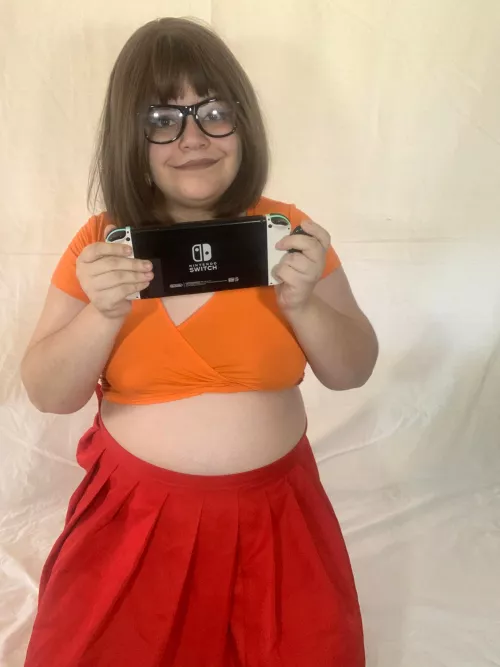 What games do you think Velma would play? :3 by scoobsboob