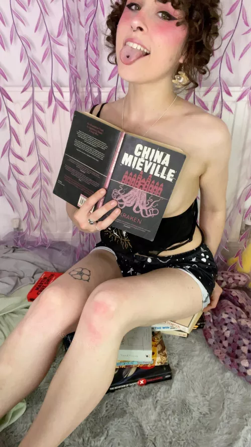 What have you been reading lately? 🖤📚 by ashleyymaeve