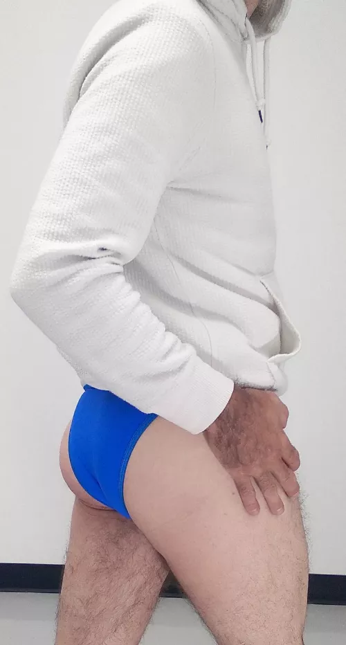 What makes you feel blue? 😉 by Burnaftereading2021