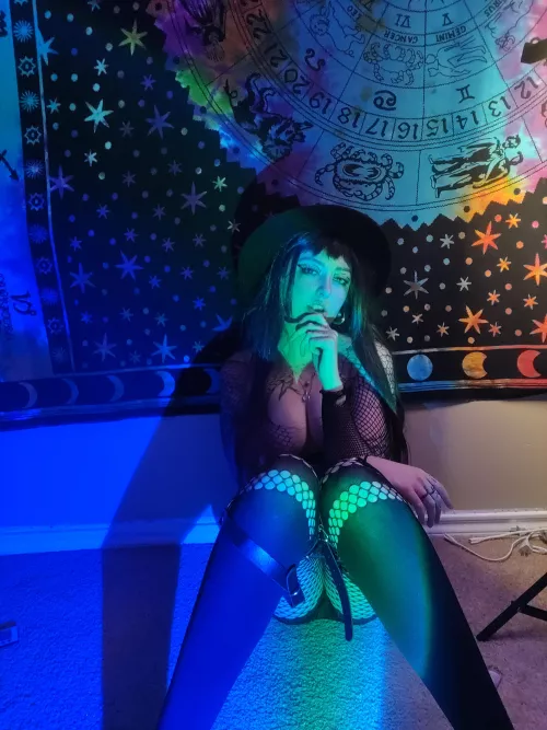 What makes you think you can handle a metal girl? 😌 by xdream_scapex