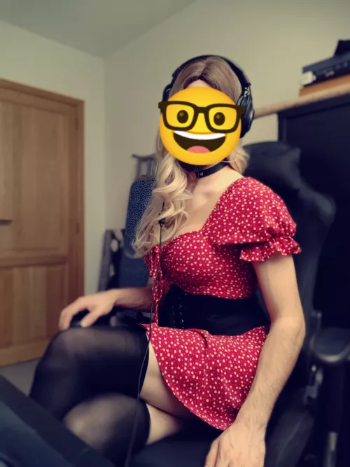 What people don't see when I talk to them ingame 🤭🤭 by youngandcurious1234