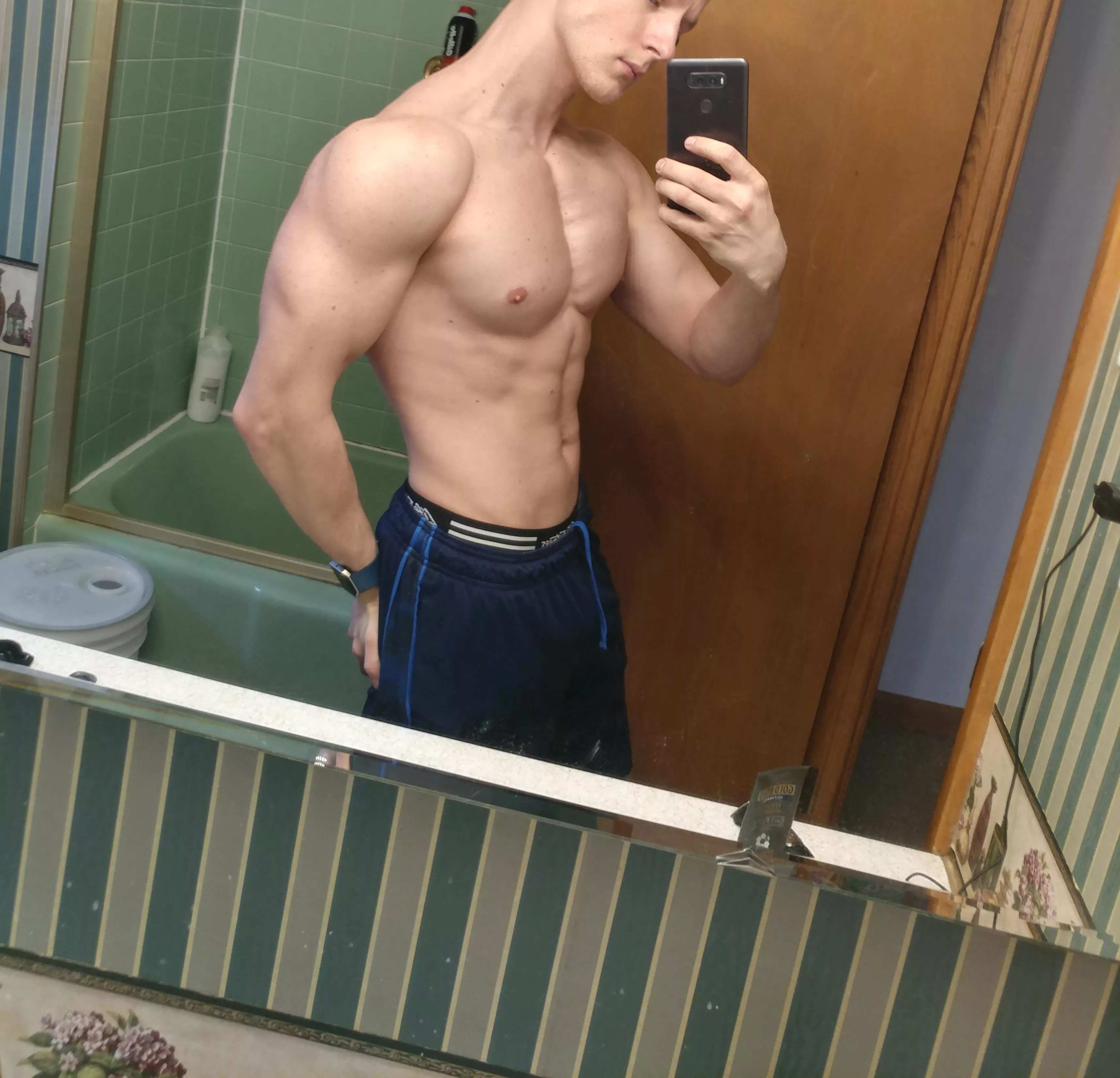 What sport does it look like I play? M25 posted by Canusgold22