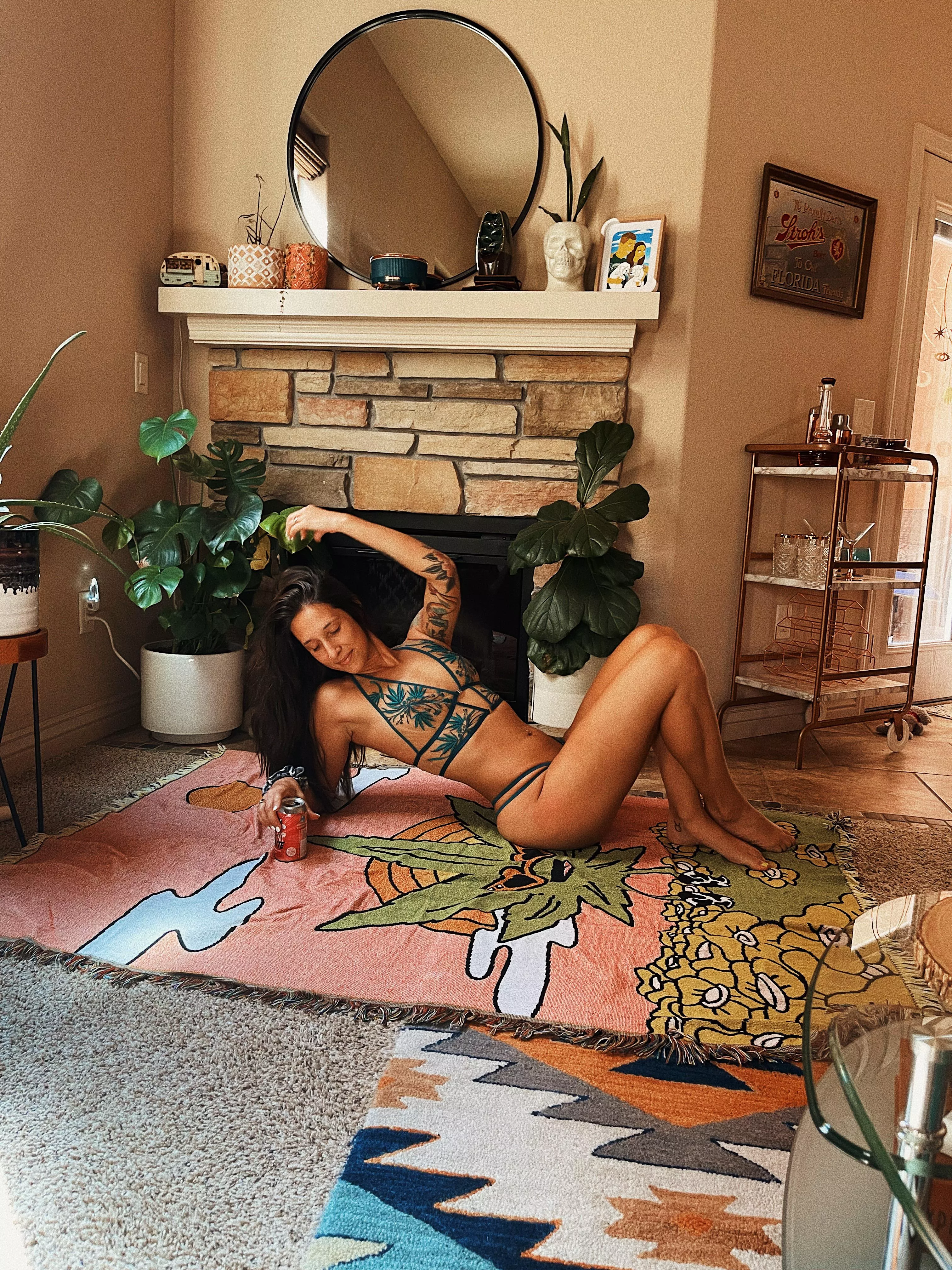 What strain are you guys smoking today?! I’m about to light up some Pinky’s Advice 😌✨🍃 posted by stonedcold316420