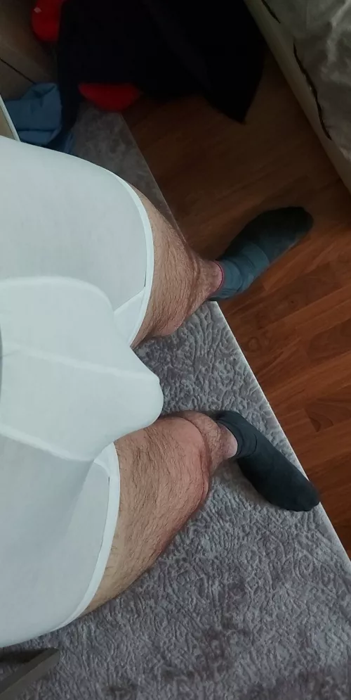 what the hell are these boxers I'm not even hard. Love the sexual tension. (23 m straight - curious)