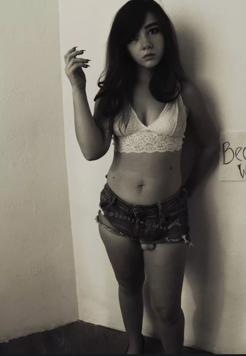 What.. there is nothing in my shorts posted by Beckyzworldxx