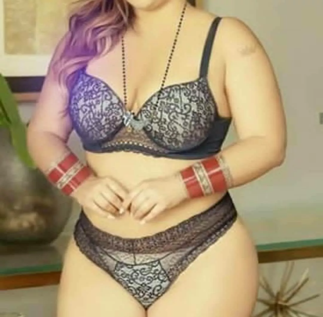 What to do when I see my wife's picture in our trainer's phone? posted by casanoalrea