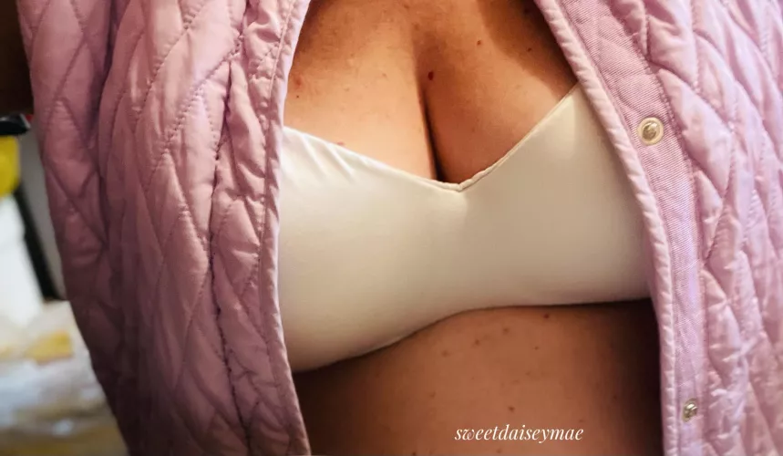 What up? by sweetdaiseymae