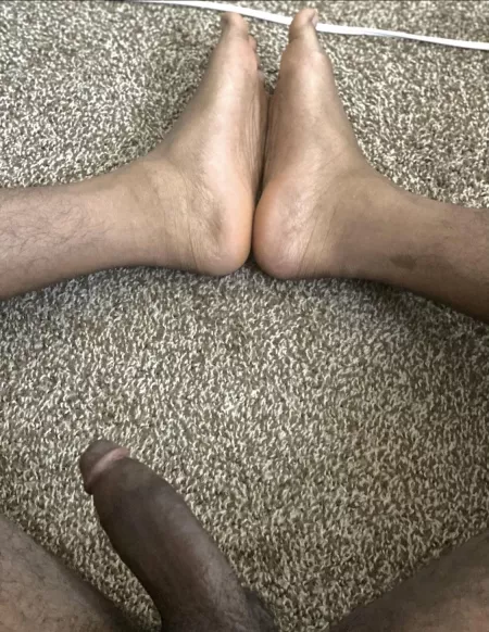 What would go in your mouth first?🤔 My 🍆 or 🦶🏾? by bigblackcockkingx