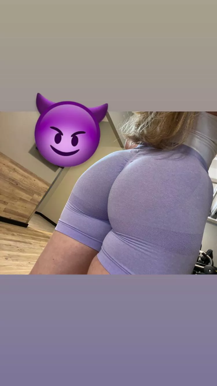 what would you do if i train next to you? 👀 posted by ElenaWalker1512