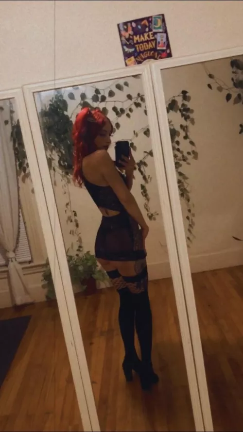 What would you do if you were here with me rn?…🐆🖤🔪 by Feral_nymph