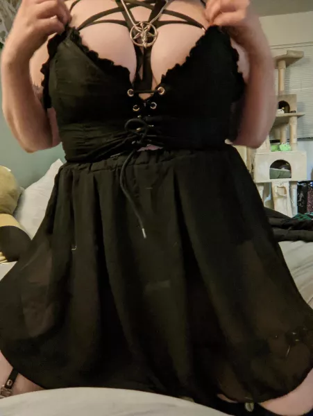 What would you do to me? 😈🖤 by Sabrinasspell