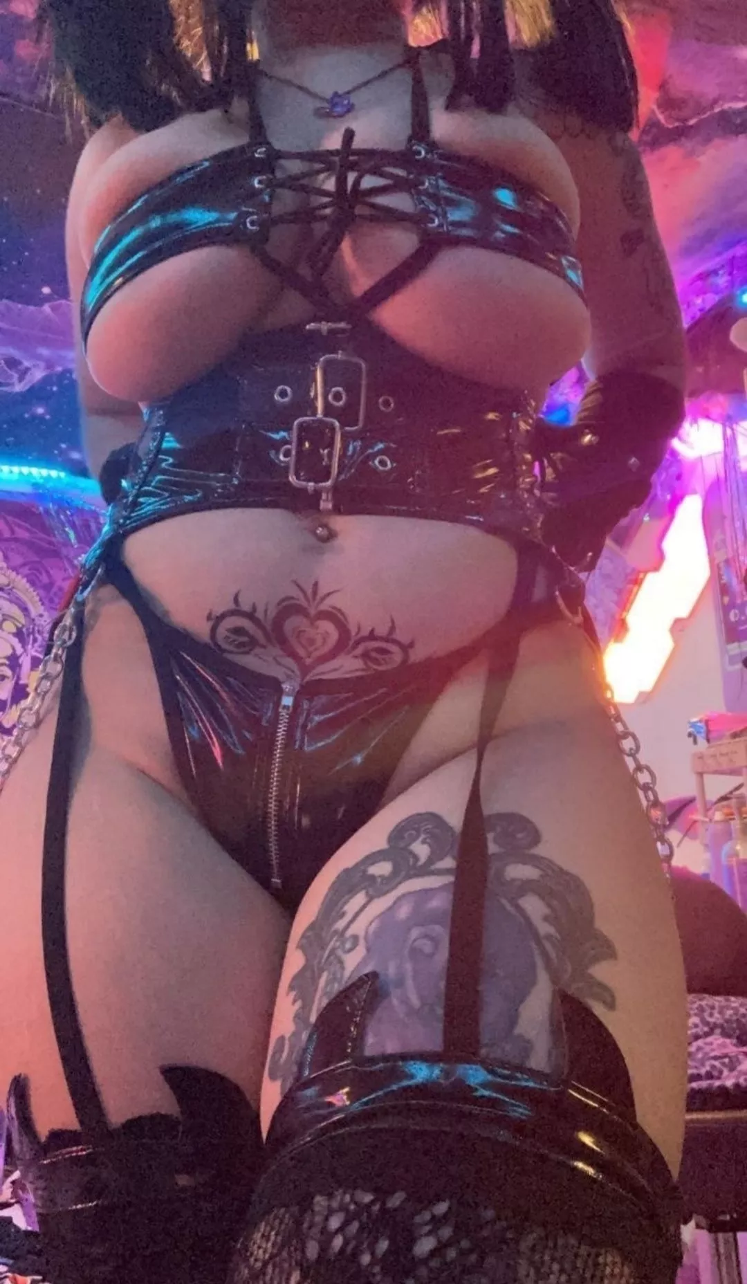 What would you do to my body first? 🤤😳 posted by daintywaifu