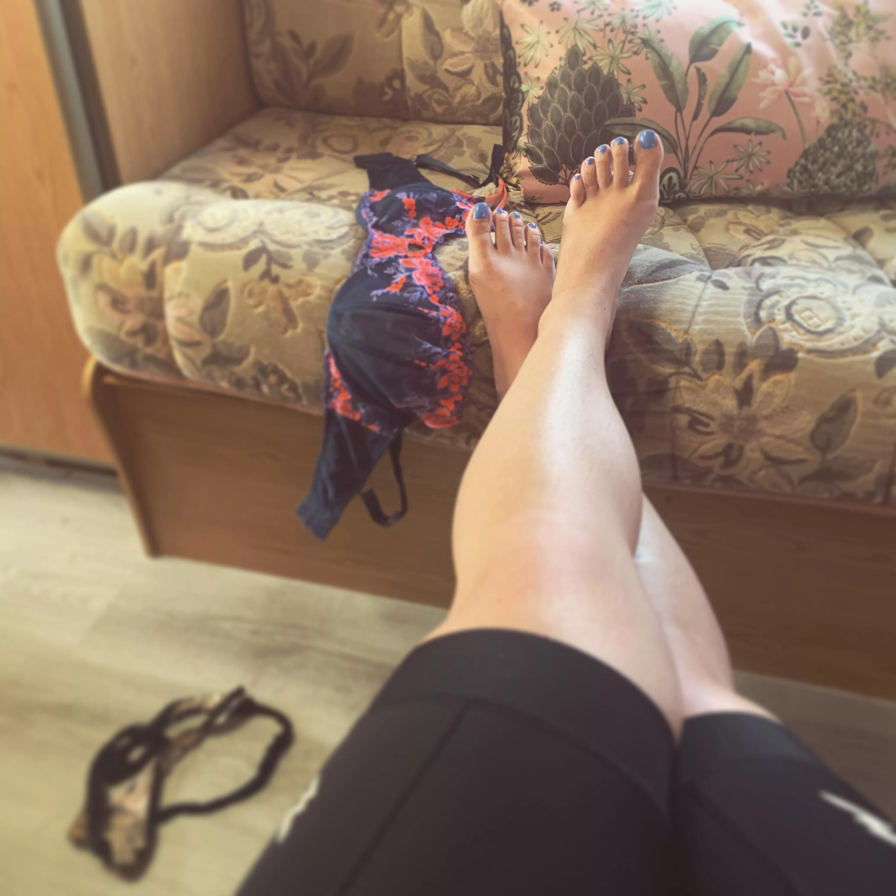 What would you do to my feet? 👀🦶🏼 posted by TheNaughtyNailTech